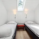 Three-Bedroom Holiday home in Væggerløse 25 Vakantiehuis Bøtø By