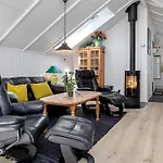 Vakantiehuis Three-Bedroom Holiday home in Væggerløse 25 Bøtø By