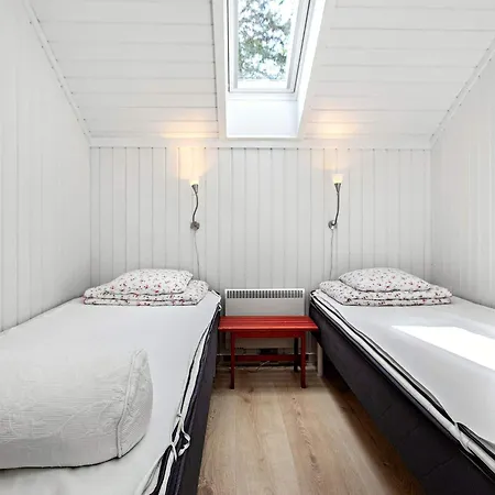 4 Star In Vaeggerlose Casa de Férias Bøtø By