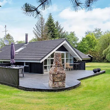 4 Star In Vaeggerlose * Bøtø By