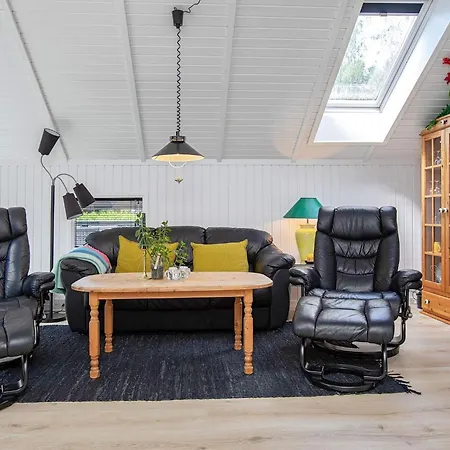 4 Star In Vaeggerlose Bøtø By
