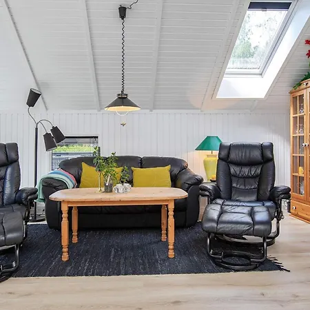 4 Star In Vaeggerlose Semesterbostad