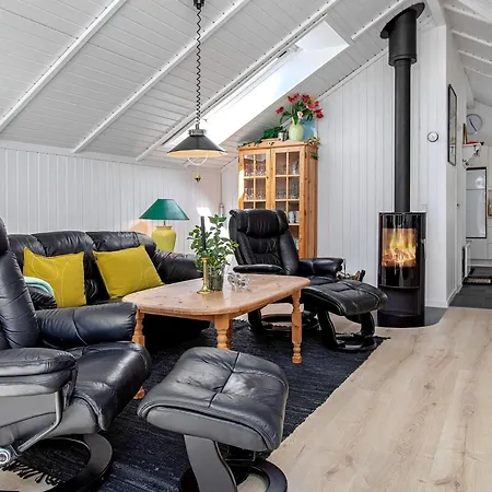 Semesterbostad 4 Star In Vaeggerlose Bøtø By